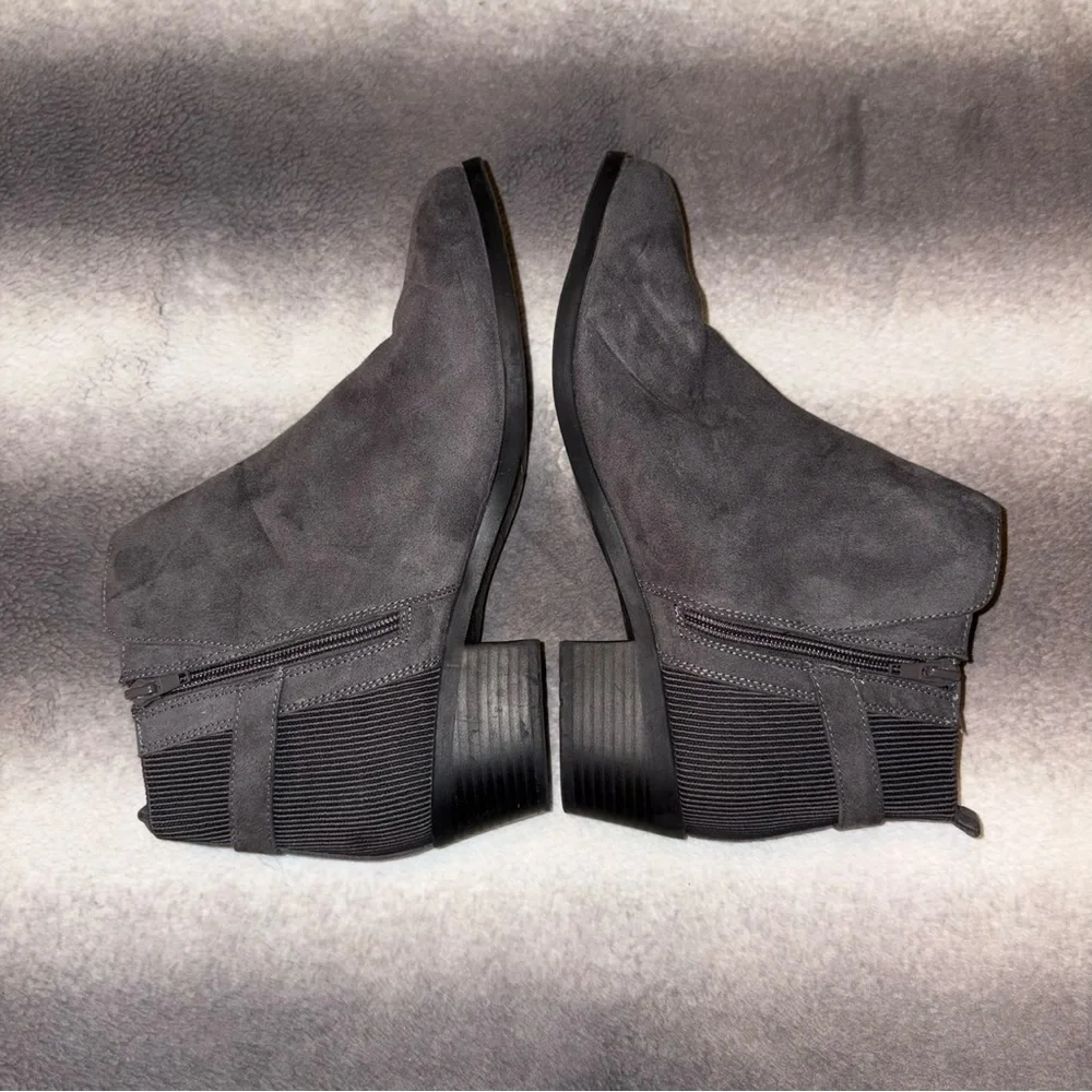Market & Spruce Gray Vegan Suede Kaili Ankle Boots Buckle Block Heel Size 10W